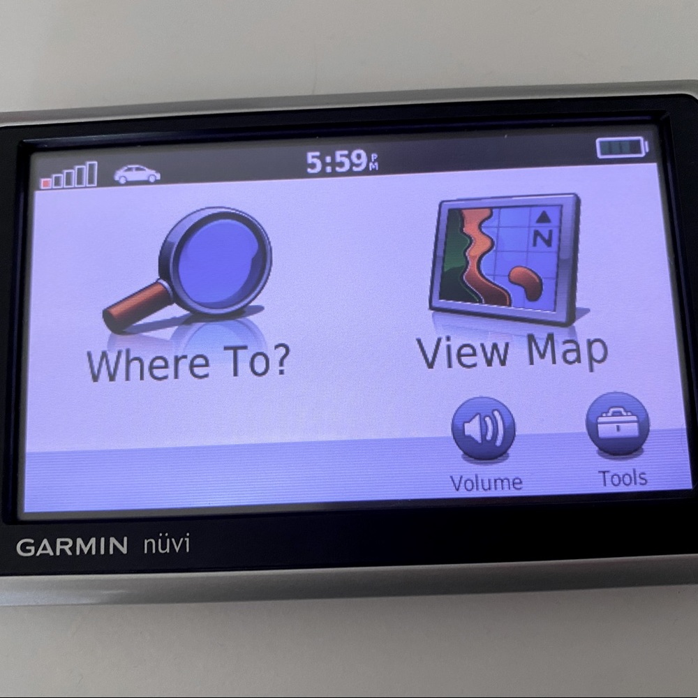 Garmin nuvi 1350T 4.3-Inch Widescreen Portable GPS Navigator w. Lifetime Traffic